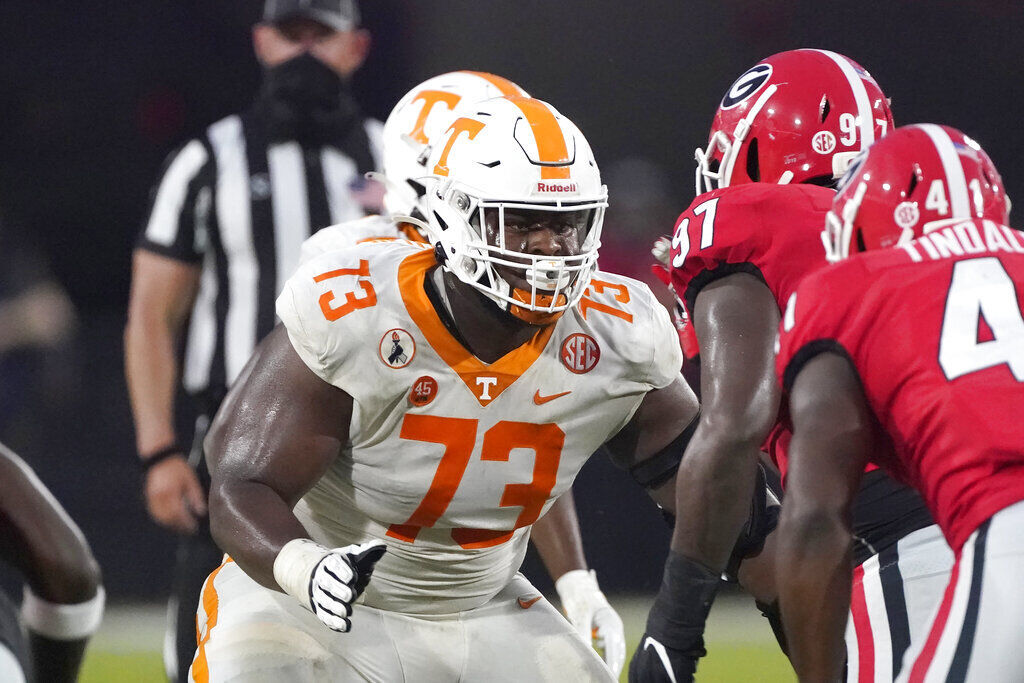 6. Trey Smith (Sr., Tennessee, 6-5, 321)